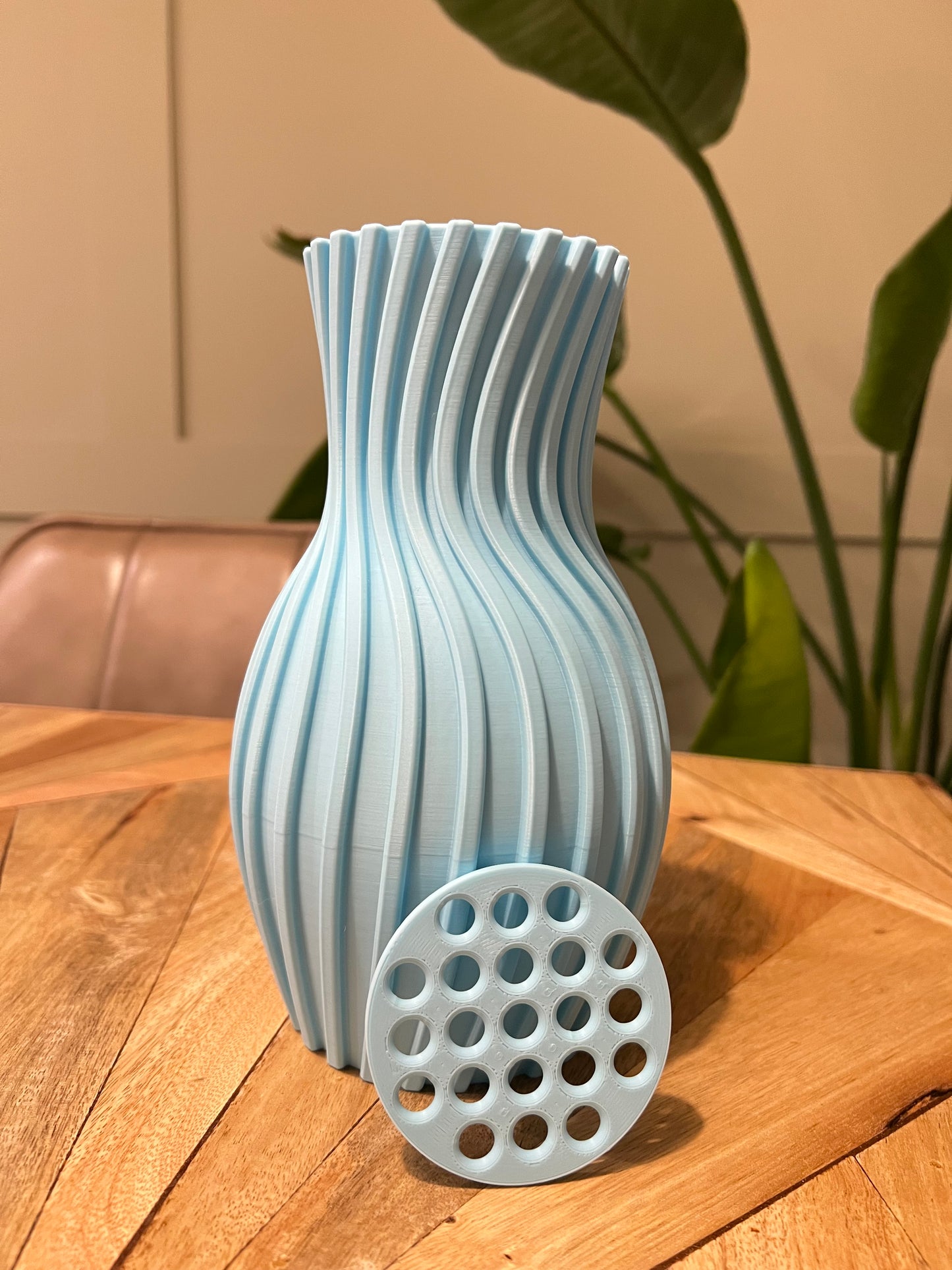 Willow Wavy Fluted Vase for LEGO® Flowers and Faux Stems