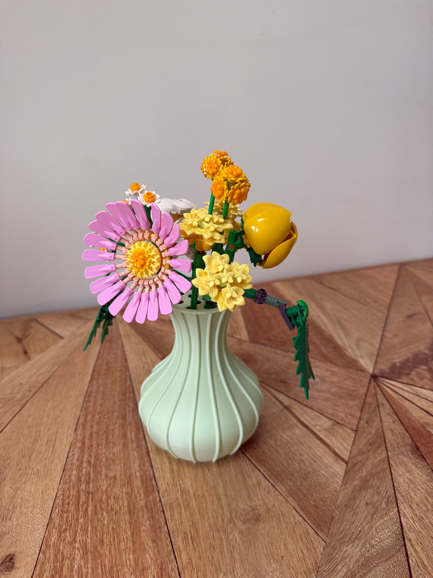 Lily | Ribbed Fluted Vase