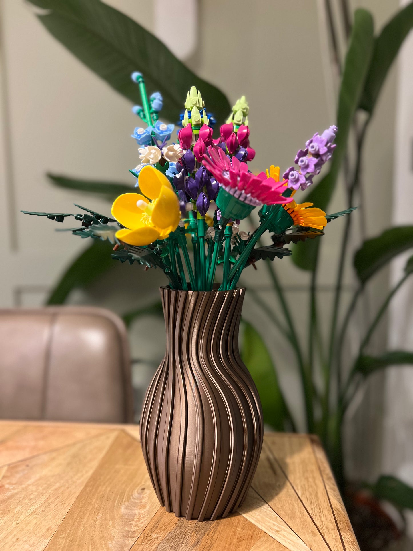 Willow Wavy Fluted Vase for LEGO® Flowers and Faux Stems