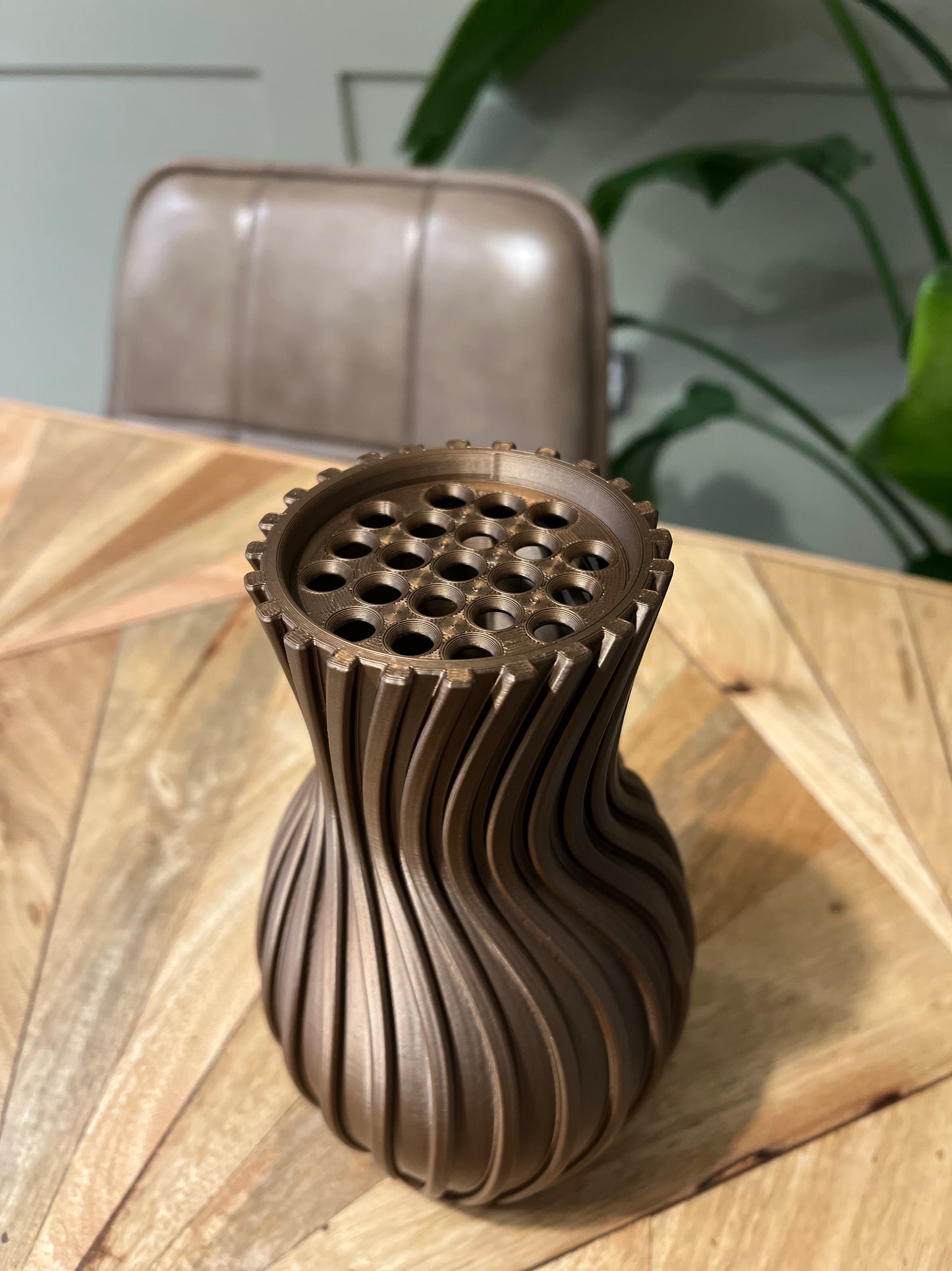Willow Wavy Fluted Vase for LEGO® Flowers and Faux Stems