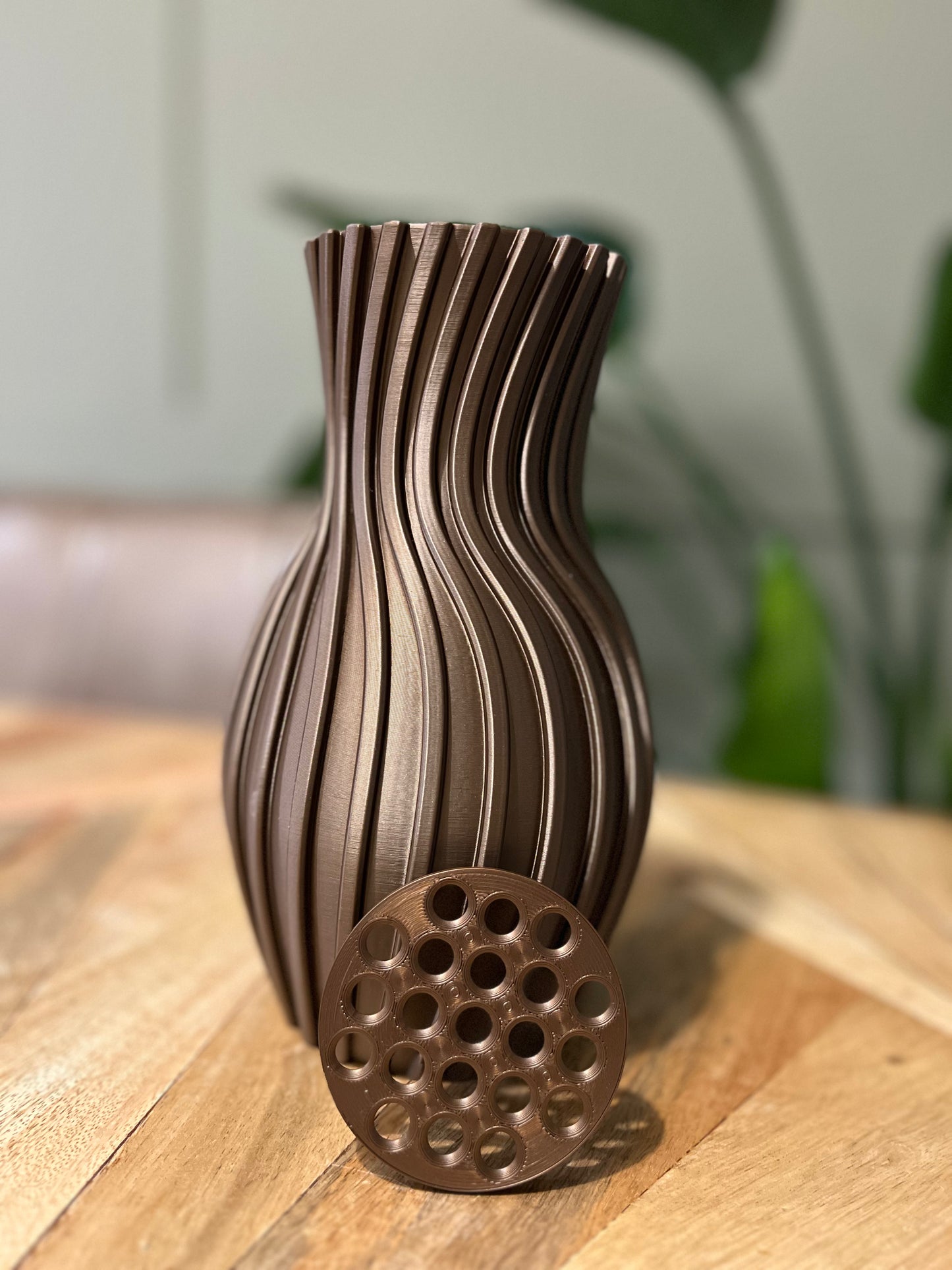 Willow Wavy Fluted Vase for LEGO® Flowers and Faux Stems