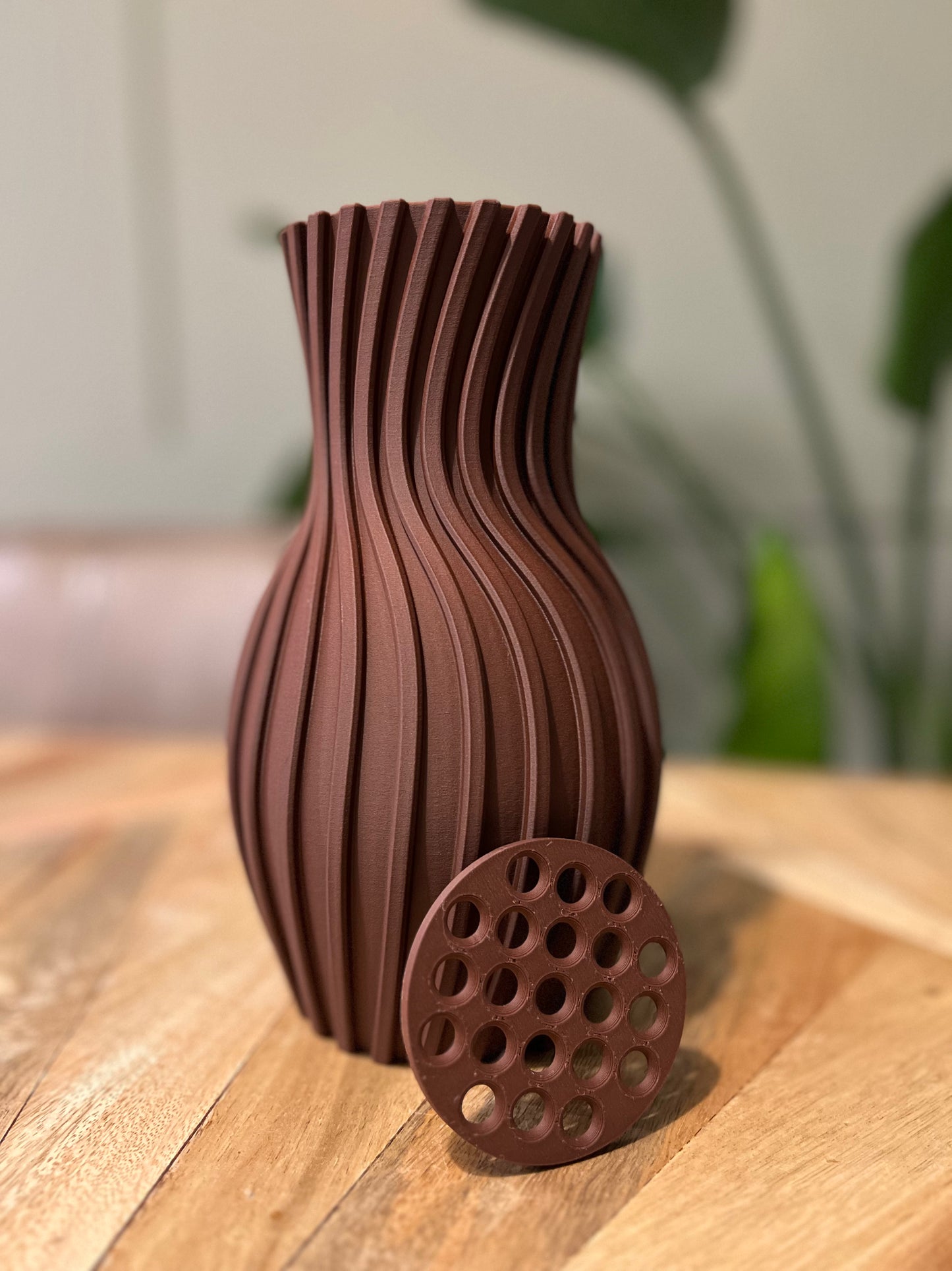 Willow Wavy Fluted Vase for LEGO® Flowers and Faux Stems