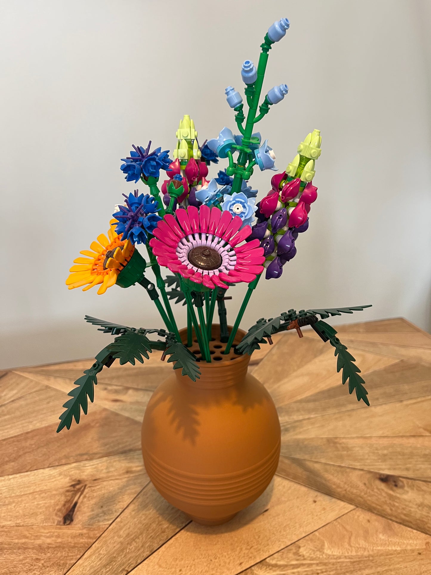 Peony Round Striped Vase for LEGO® & Artificial Flowers