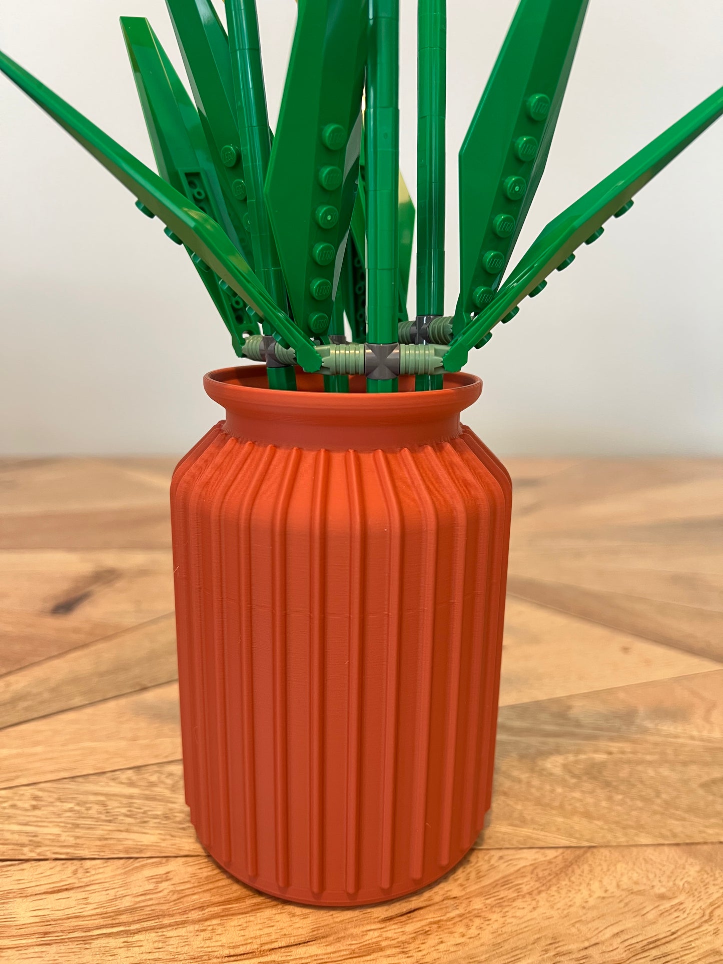 Zinnia Ribbed Cylinder Vase for LEGO® & Artificial Flowers