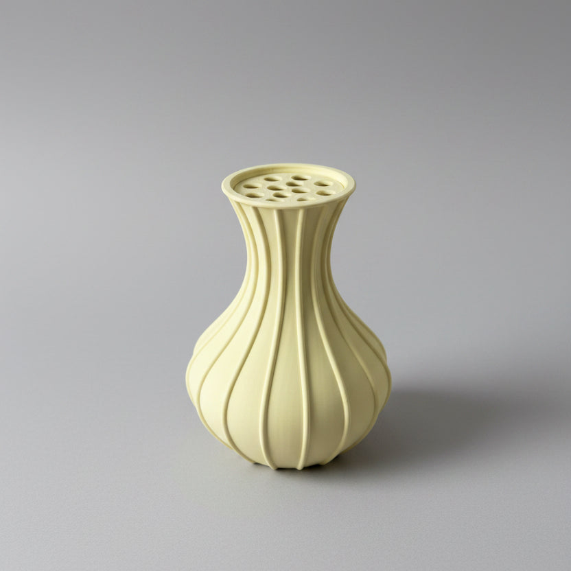 3D printed vase with base grid for flower display